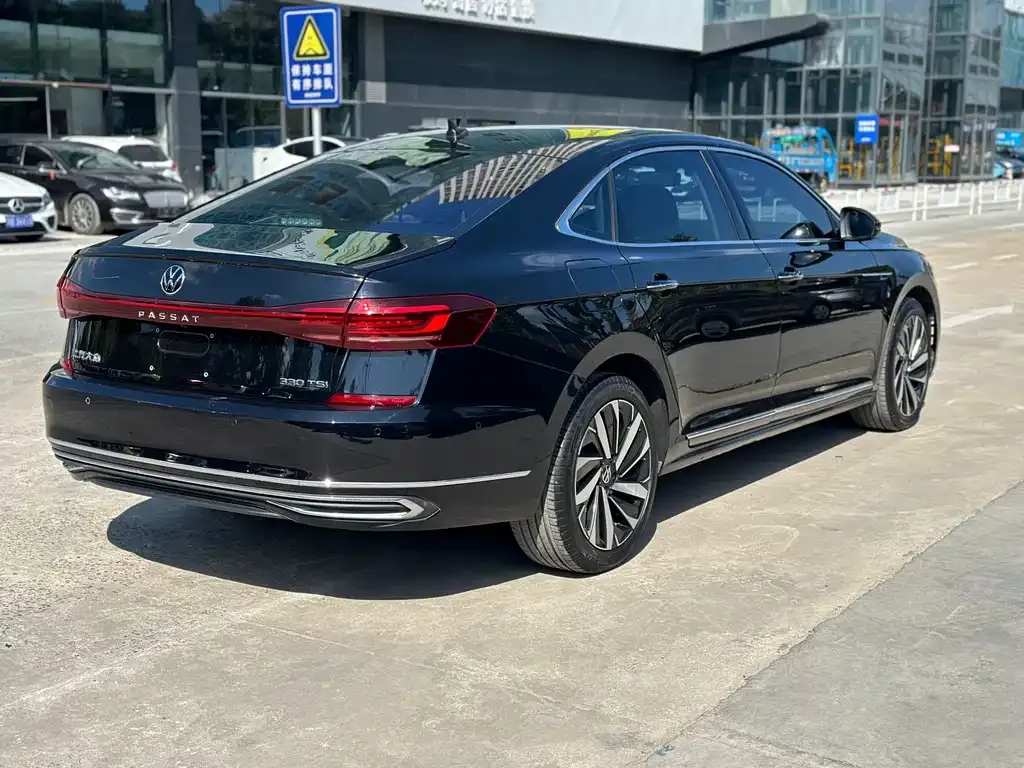 Volkswagen Passat — фото 4