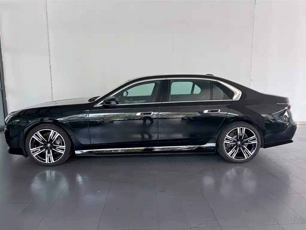 BMW i7 2025 из CN, фото 3