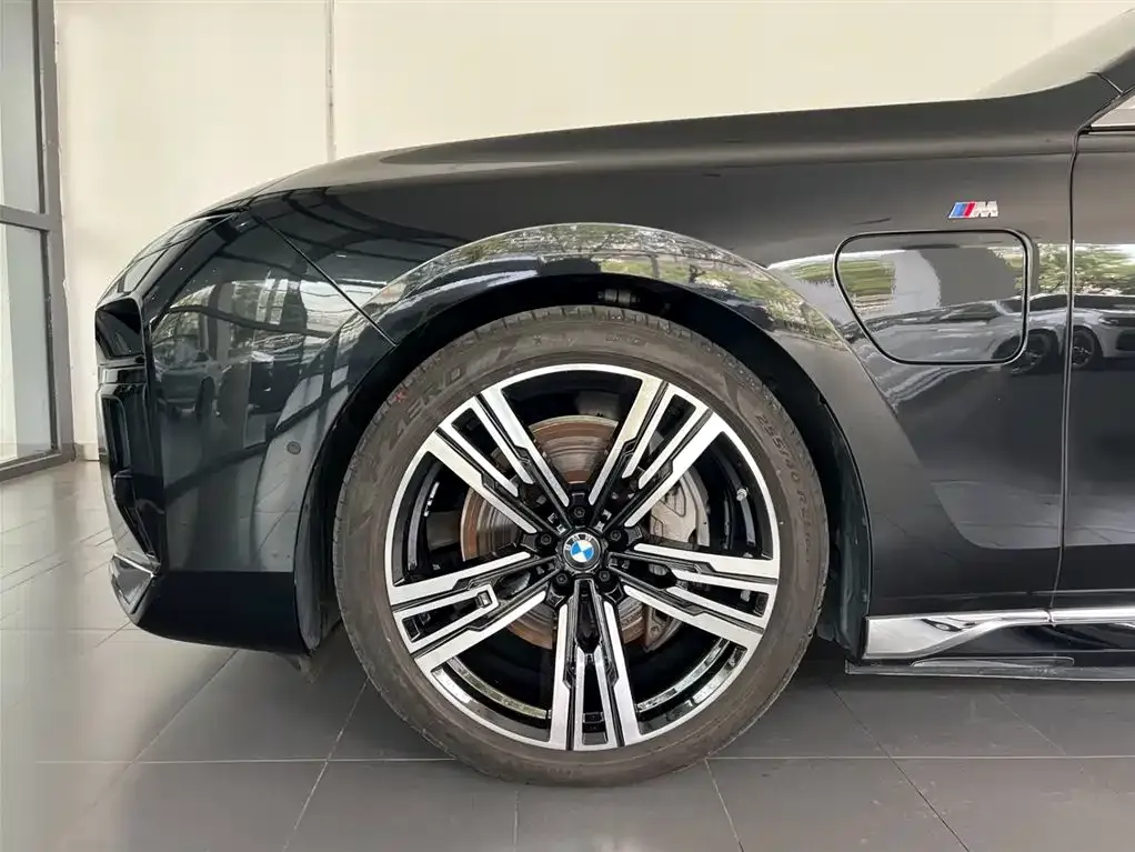 BMW i7 2025 из CN, фото 6