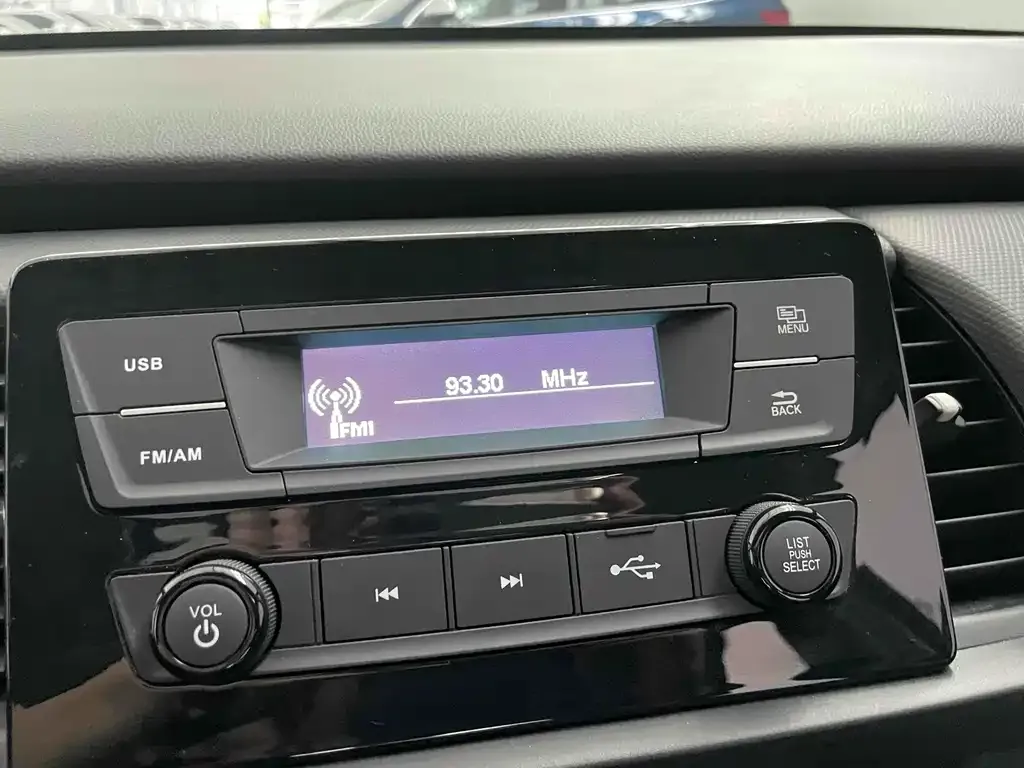 Honda Fit — фото 9