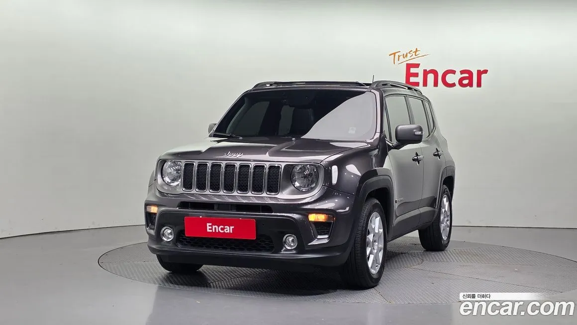 Jeep Renegade — фото 1