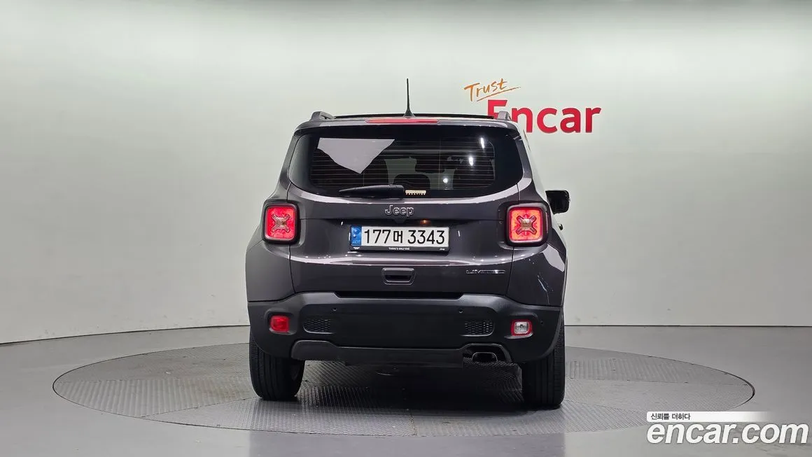 Jeep Renegade — фото 4