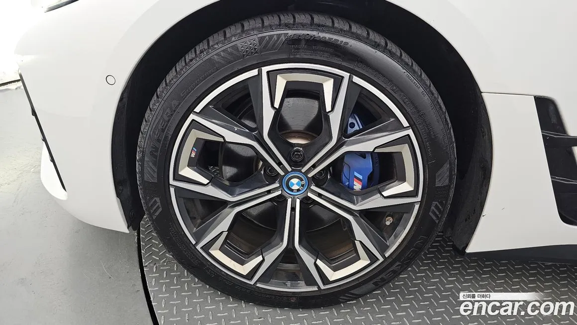 BMW i4 2022 из KR, фото 5