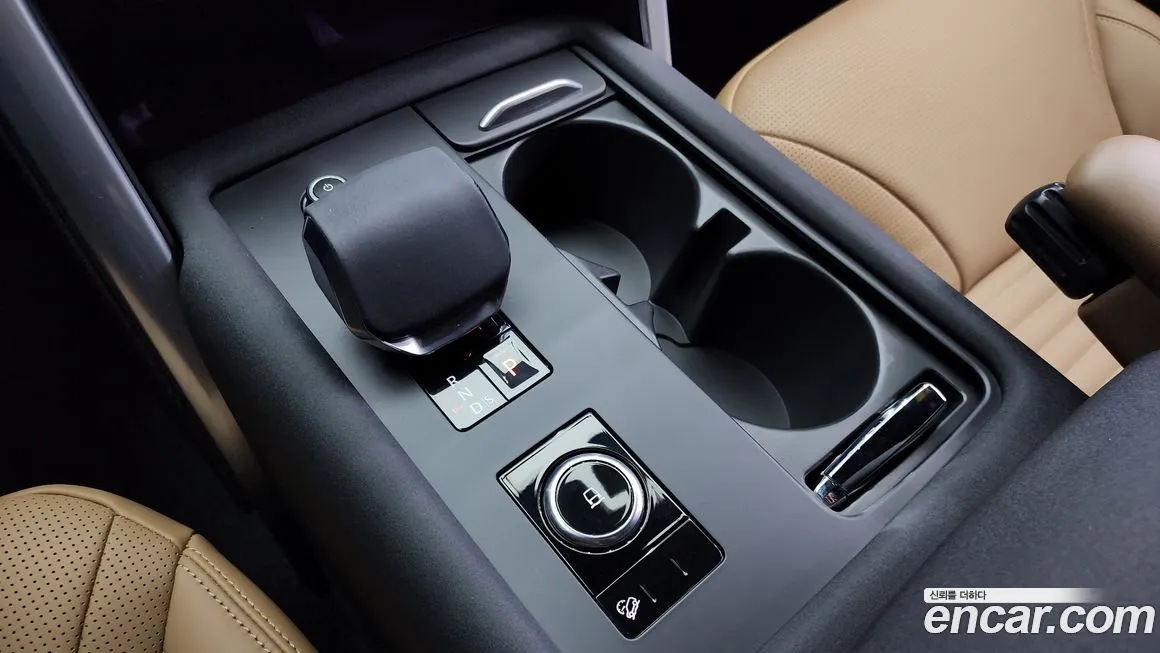 Land Rover Discovery 2024 из KR, фото 9
