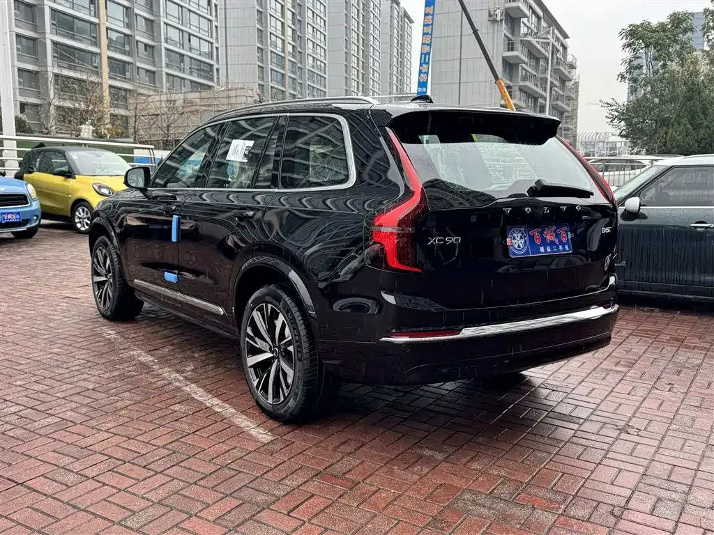 Volvo XC90 2025 из CN, фото 4
