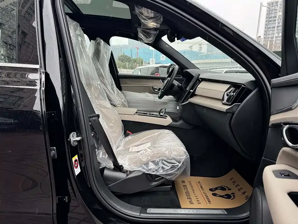 Volvo XC90 2025 из CN, фото 9