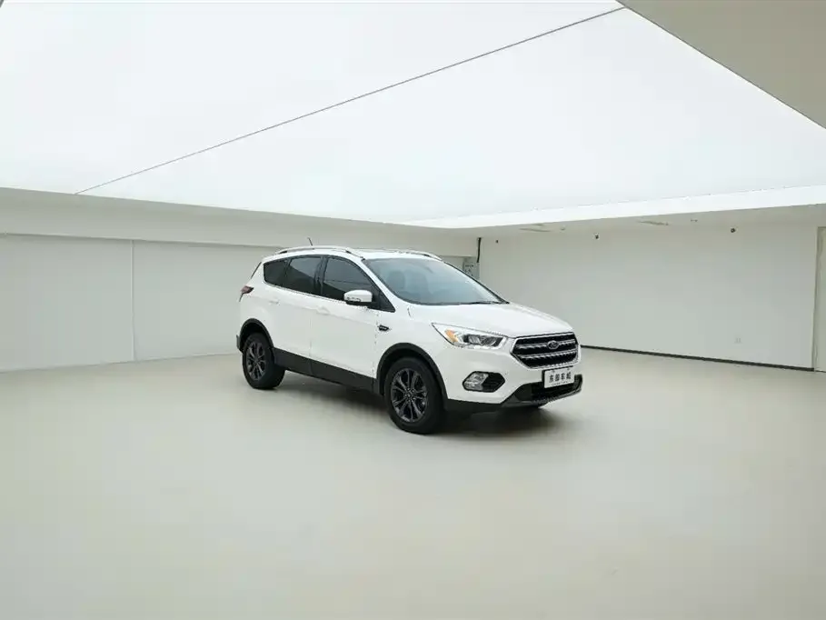 Ford Kuga 2021 из CN, фото 3