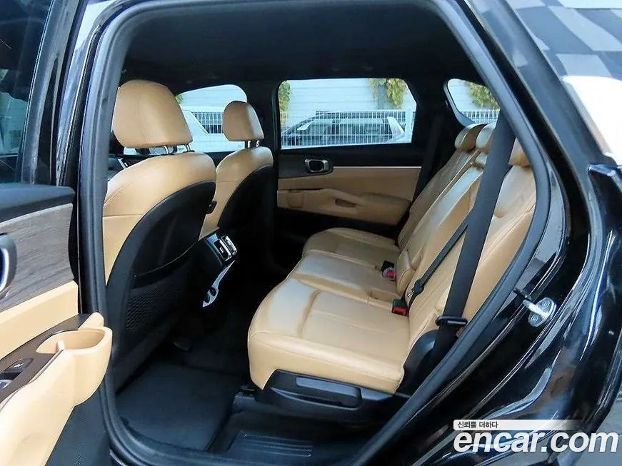 Kia Sorento — фото 6