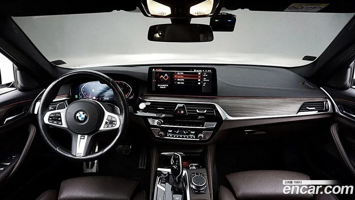 BMW 5-Series — фото 10