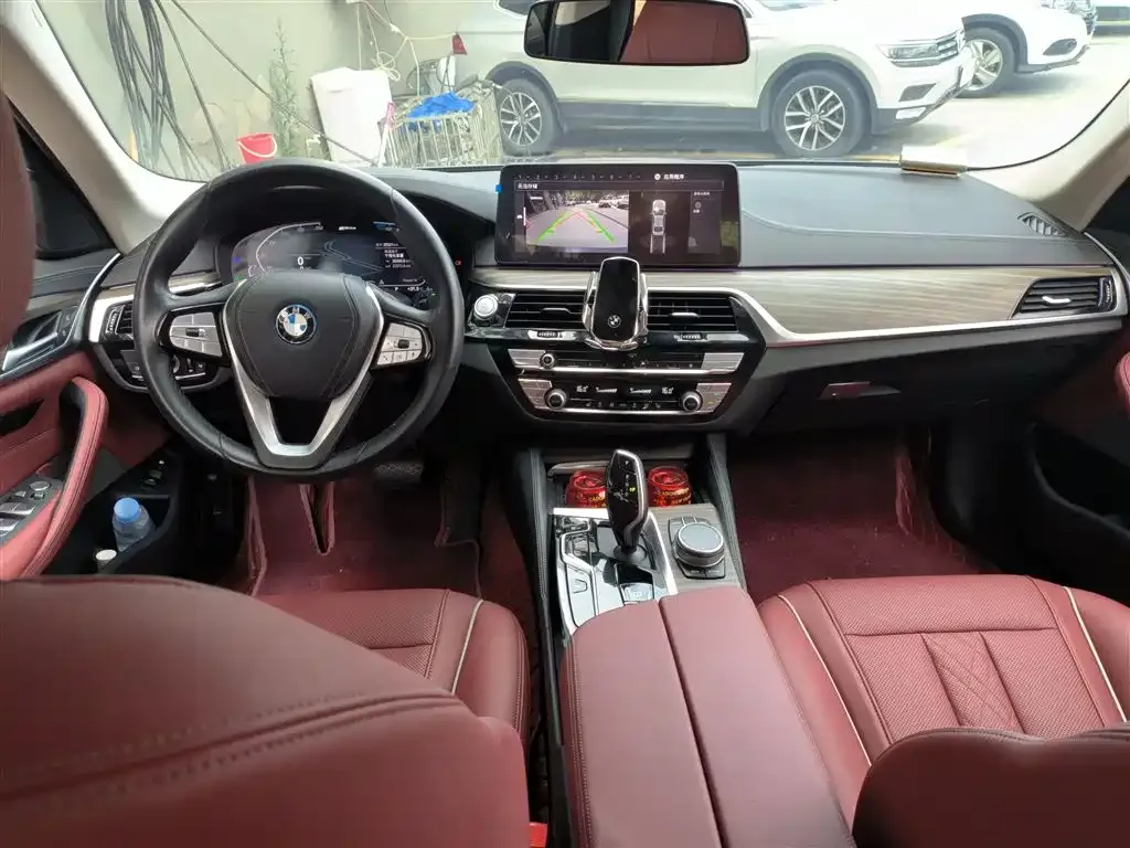 BMW 5 Series New Energy — фото 10