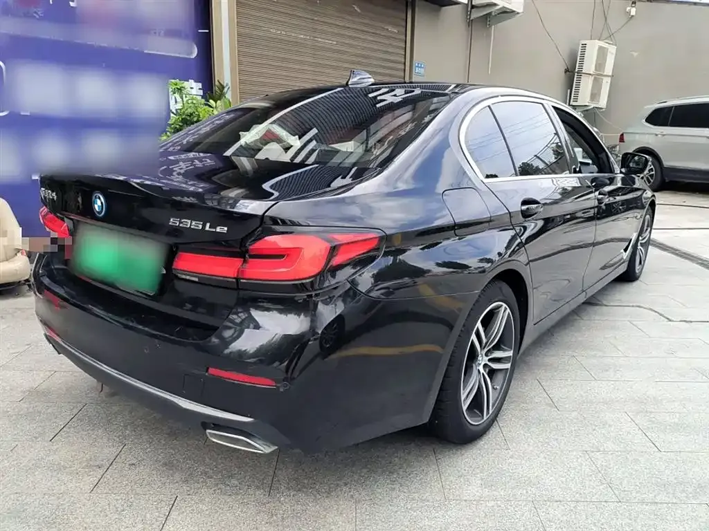 BMW 5 Series New Energy — фото 7