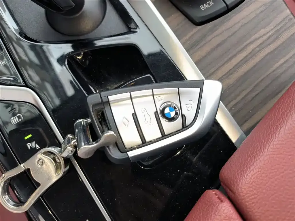 BMW 5 Series New Energy — фото 9