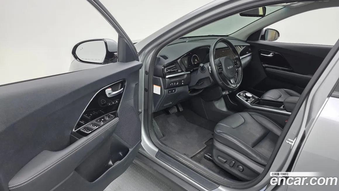 Kia Niro — фото 10