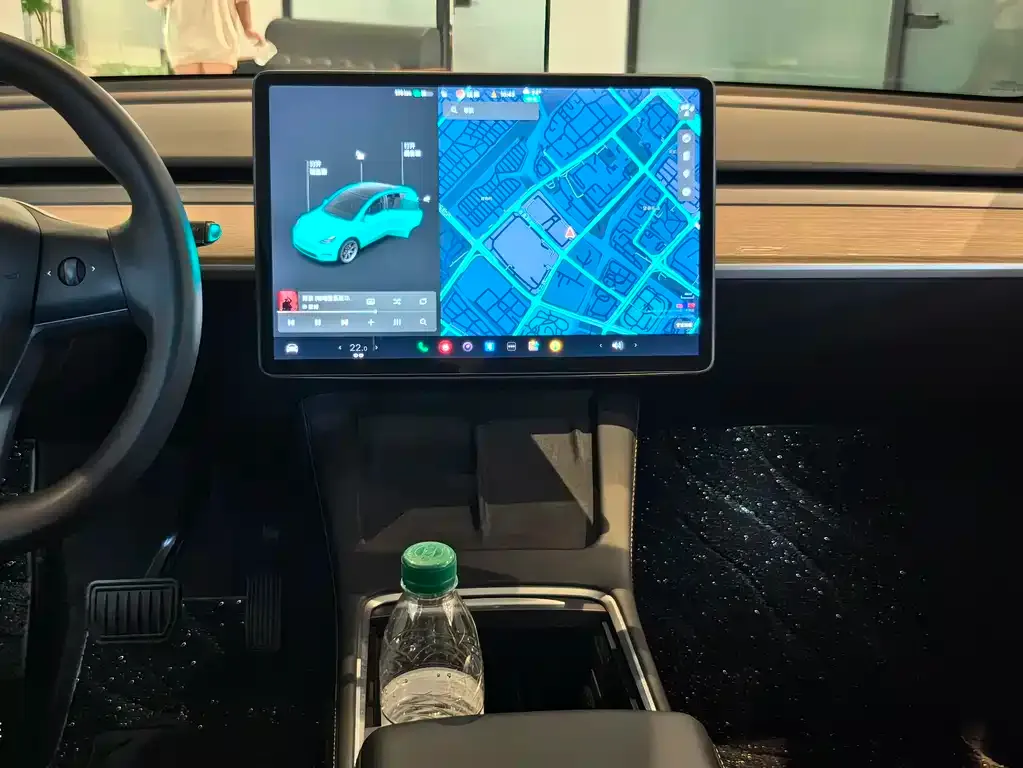Tesla Model Y — фото 4