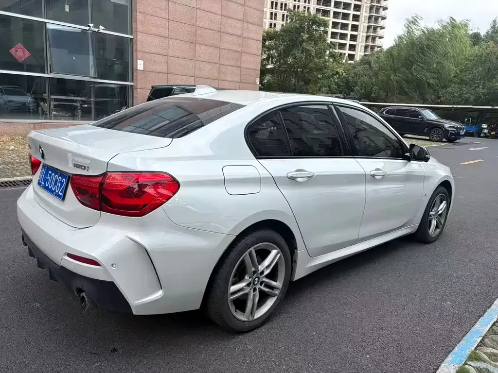 BMW 1 Series 2022 из CN, фото 6