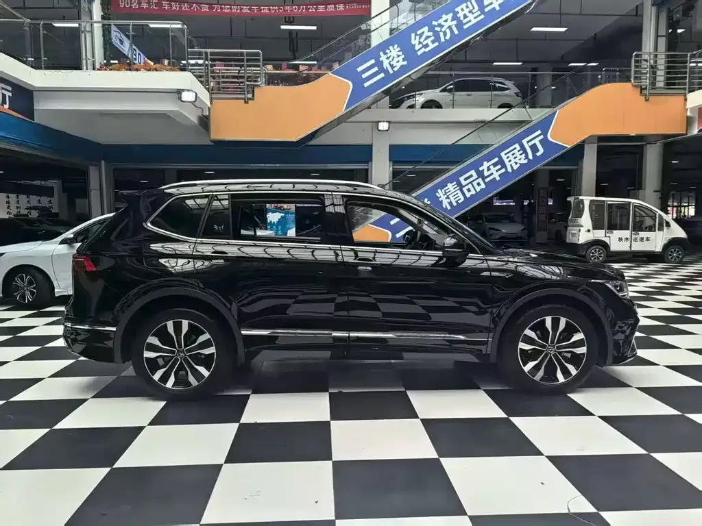Volkswagen Tiguan L 2022 из CN, фото 4