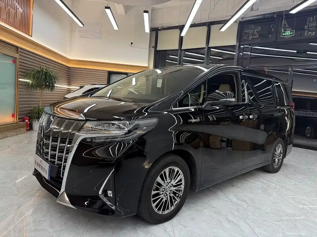 Toyota Alphard 2023 из CN, фото 1