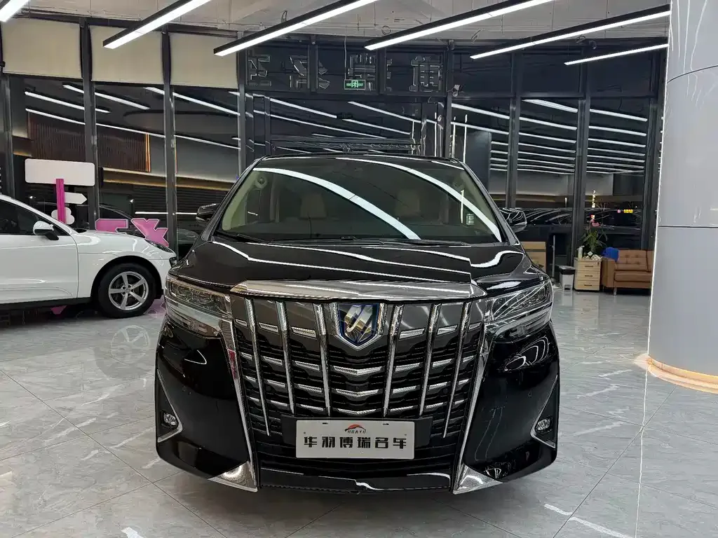 Toyota Alphard 2023 из CN, фото 2