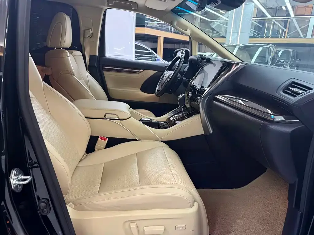 Toyota Alphard 2023 из CN, фото 6
