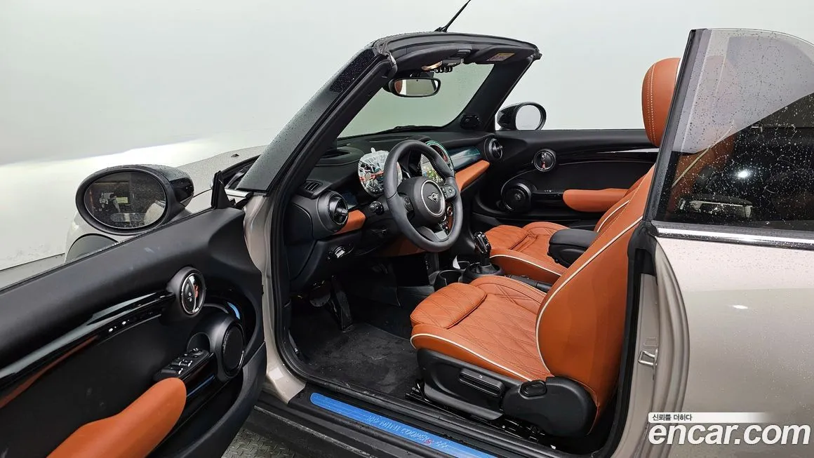 Mini Cooper Convertible 2024 из KR, фото 10