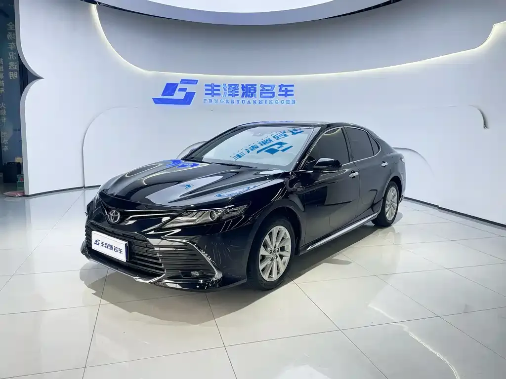 Toyota Camry 2023 из CN, фото 1