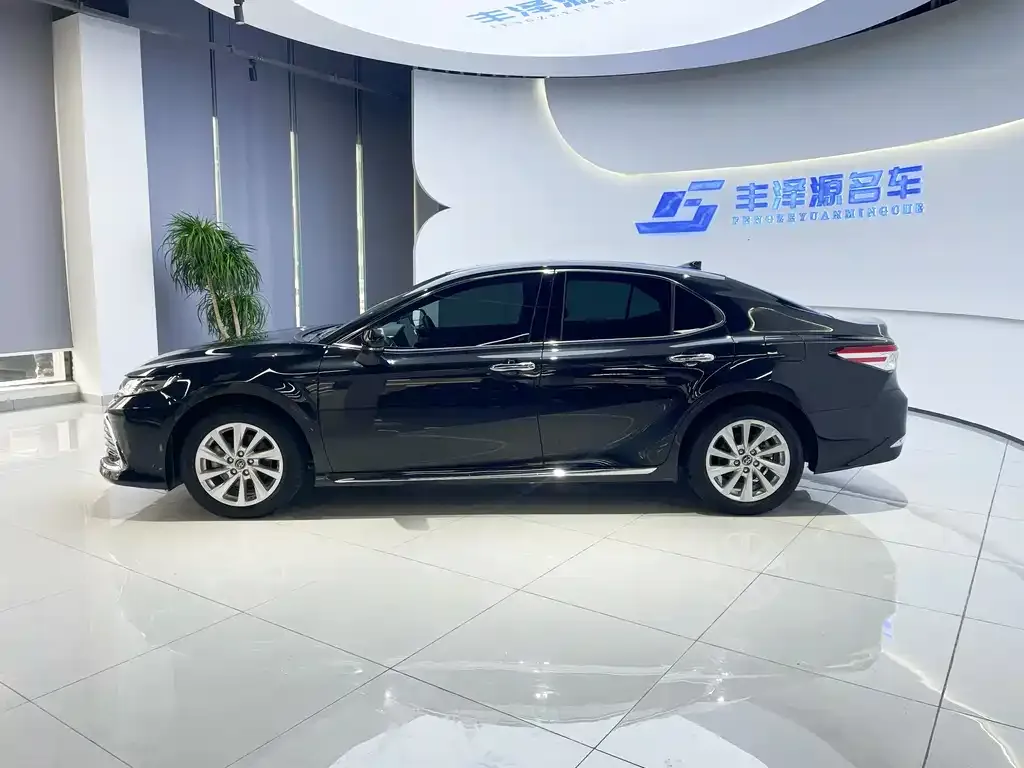 Toyota Camry 2023 из CN, фото 4