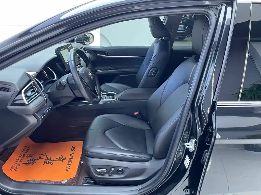 Toyota Camry 2023 из CN, фото 7