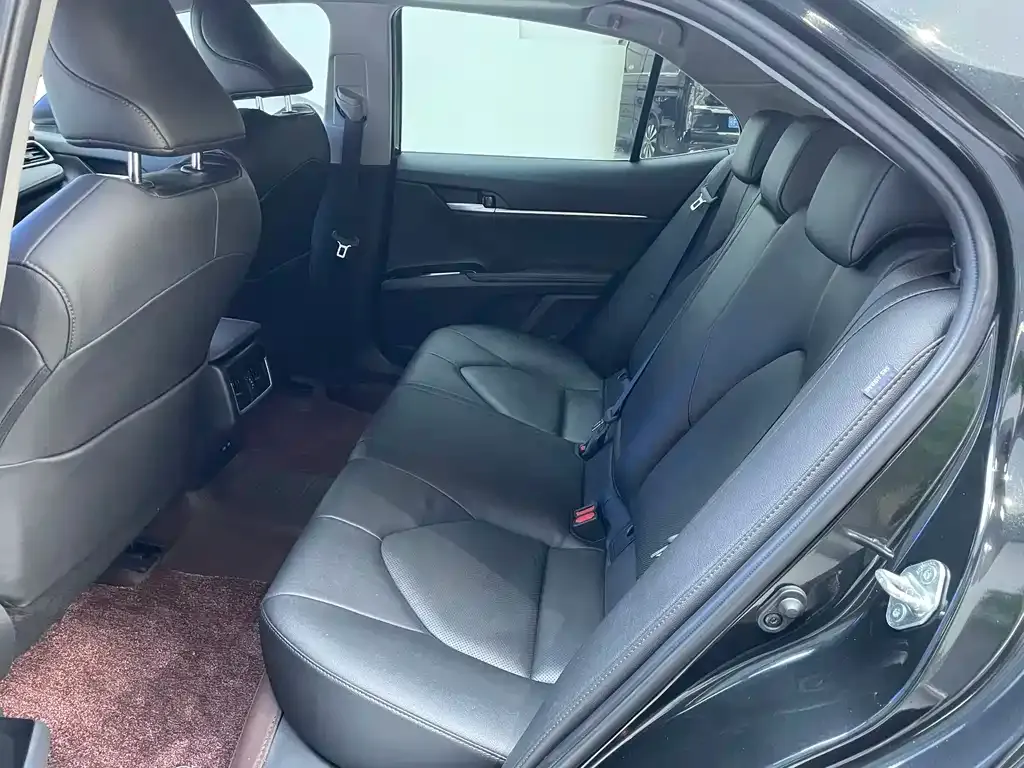 Toyota Camry 2023 из CN, фото 8