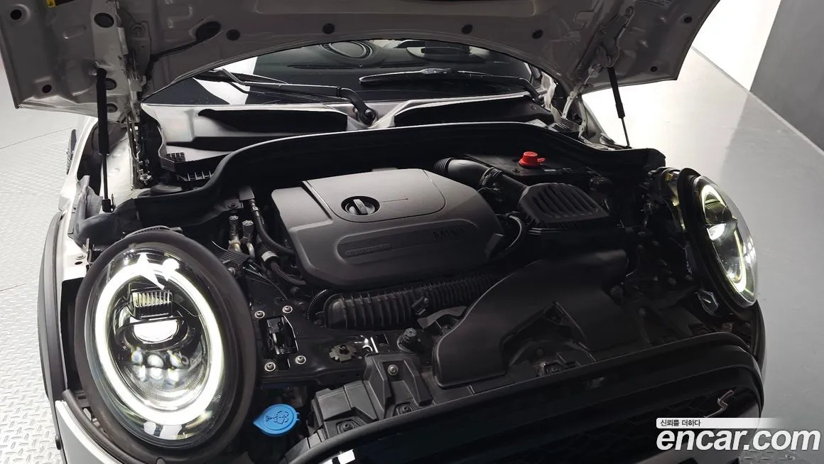 Mini Cooper Convertible 2023 из KR, фото 6
