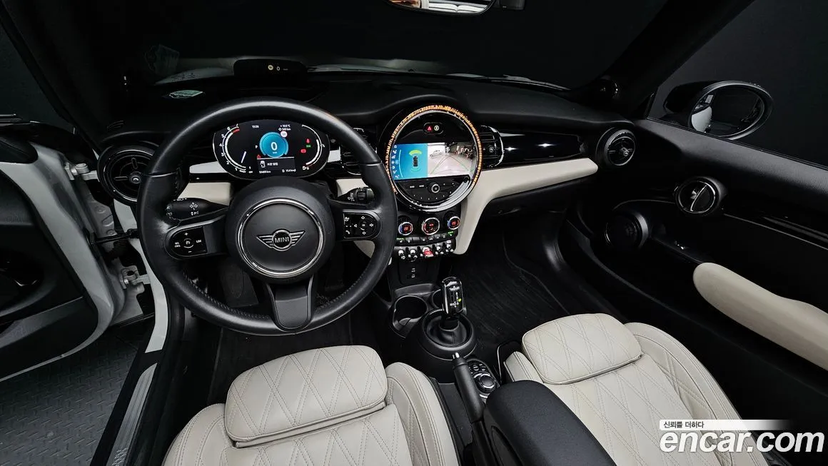 Mini Cooper Convertible 2023 из KR, фото 7
