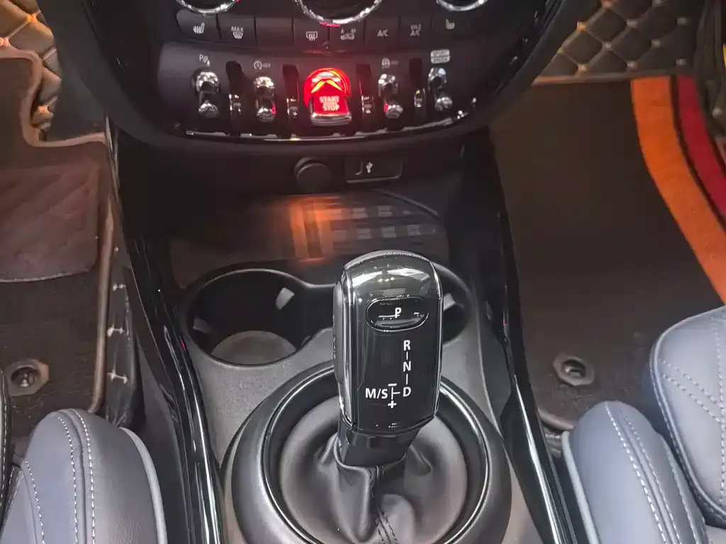 [object Object] Mini Clubman 2024 из CN, фото 9