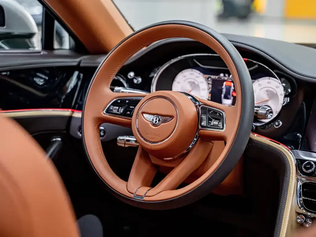 Bentley Flying Spur 2023 из CN, фото 6