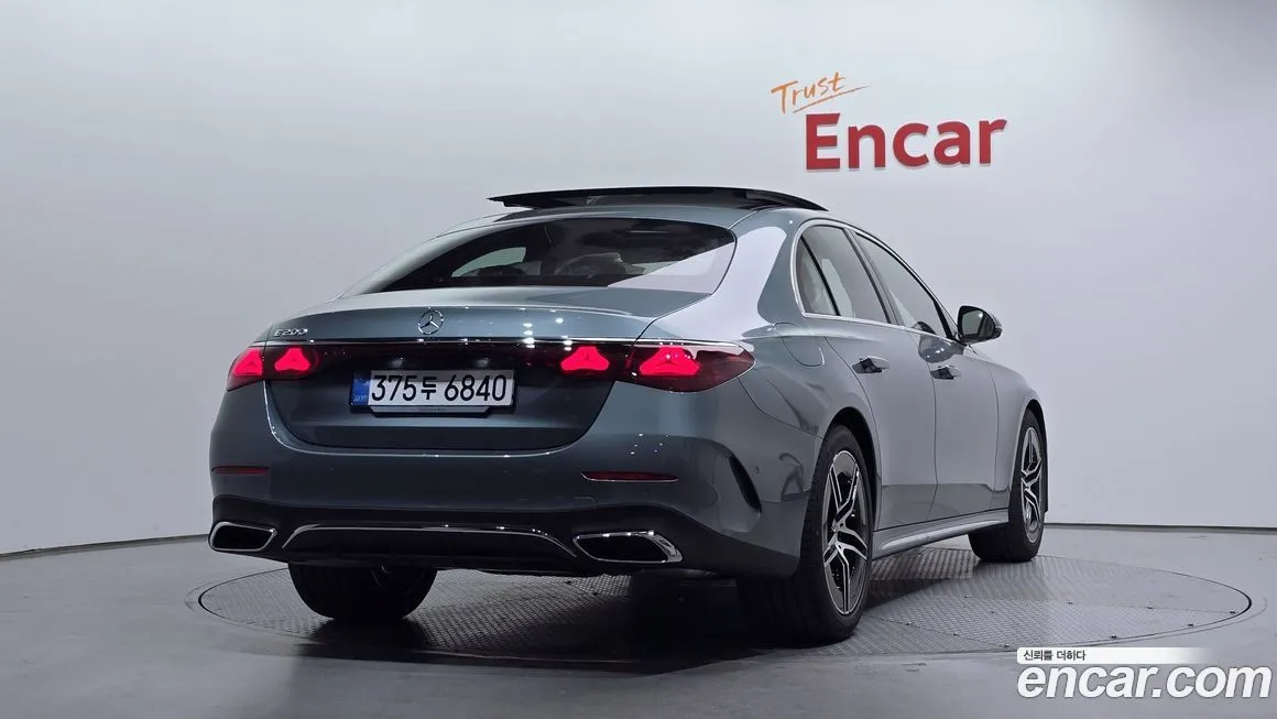 Mercedes-Benz E-Class 2025 из KR, фото 2