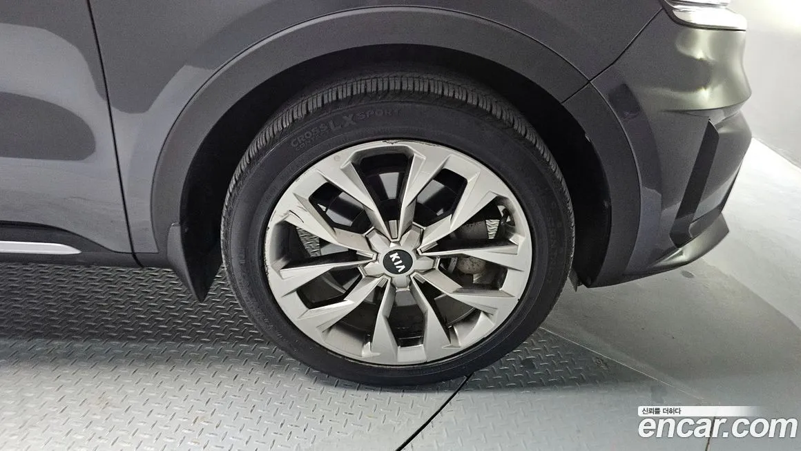 Kia Sorento — фото 5