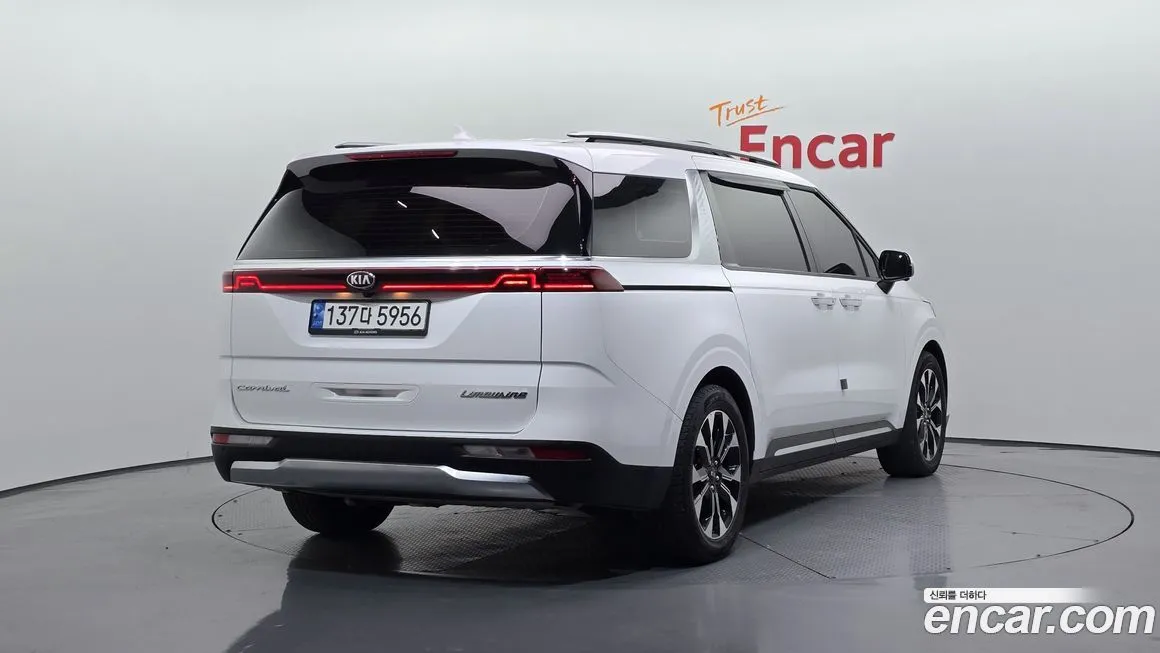 Kia Carnival — фото 2