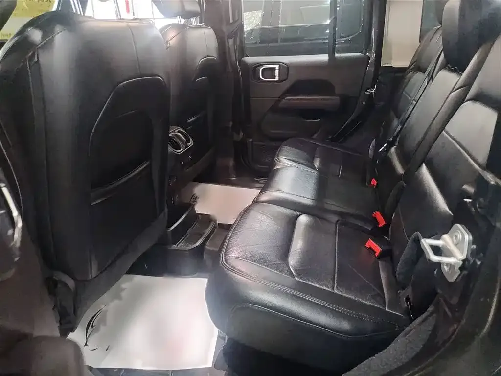 Jeep Wrangler 2022 из CN, фото 10