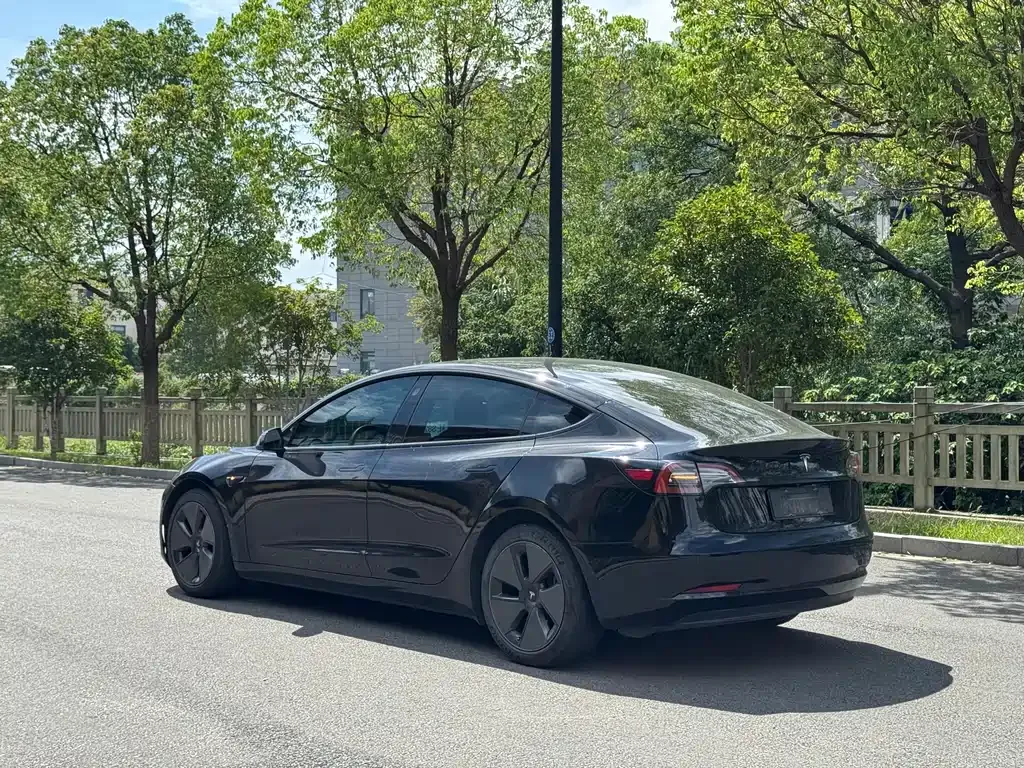 Tesla Model 3 — фото 6