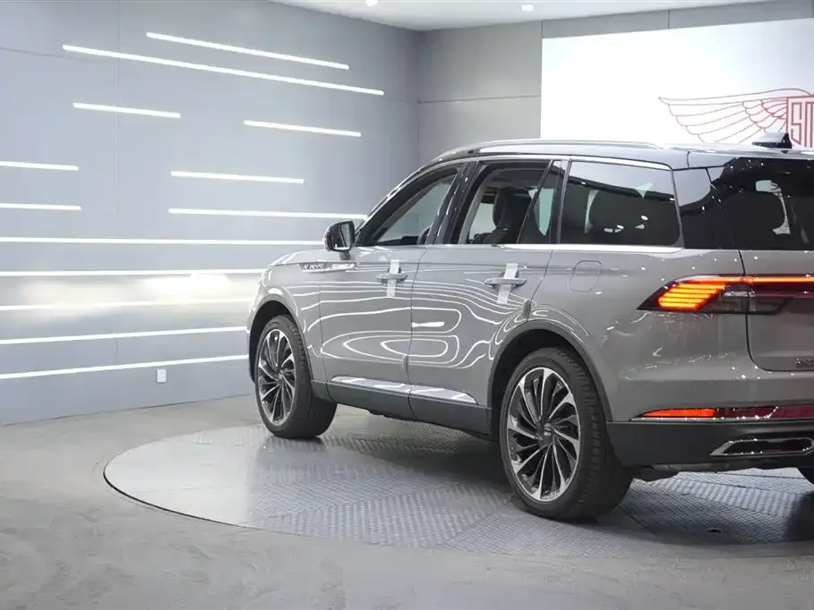 Lincoln Aviator — фото 3
