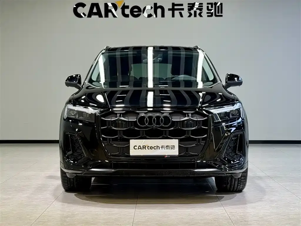 Audi Q7 2024 из CN, фото 2