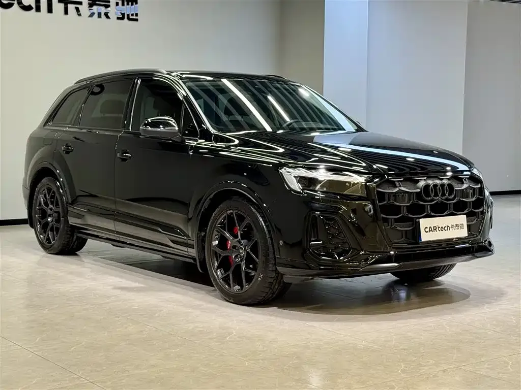 Audi Q7 2024 из CN, фото 3