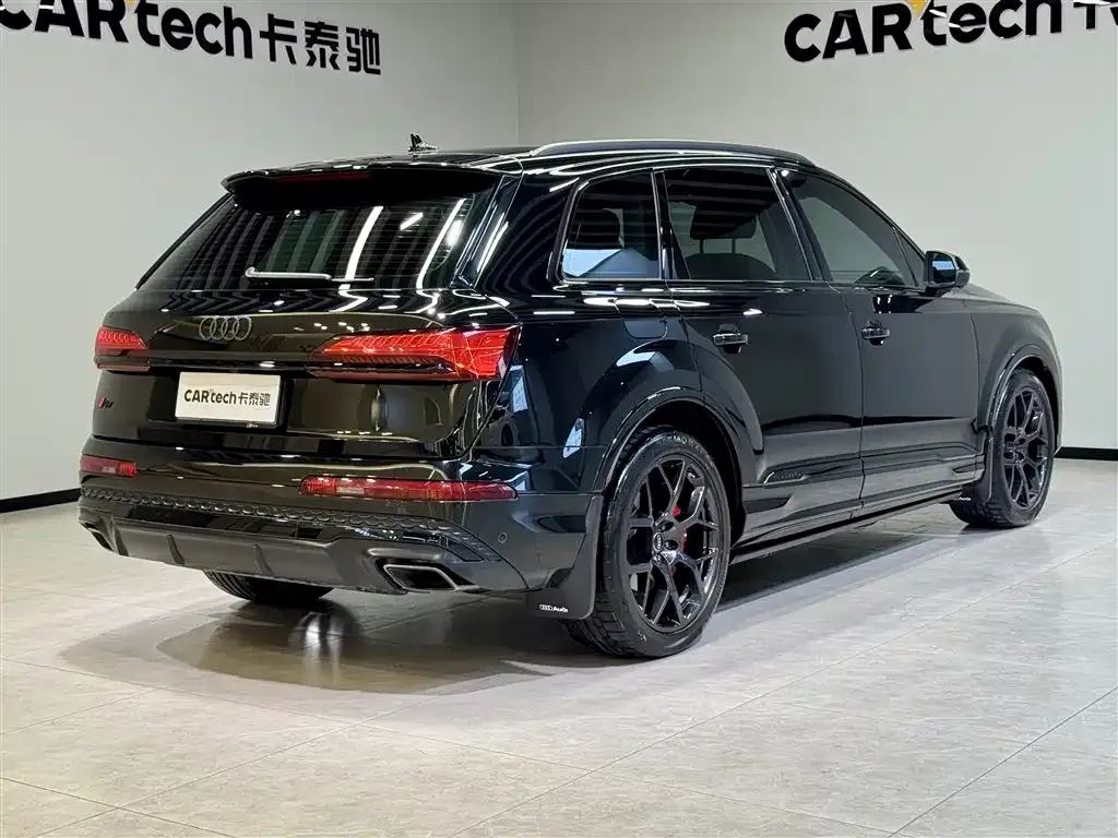 Audi Q7 2024 из CN, фото 4
