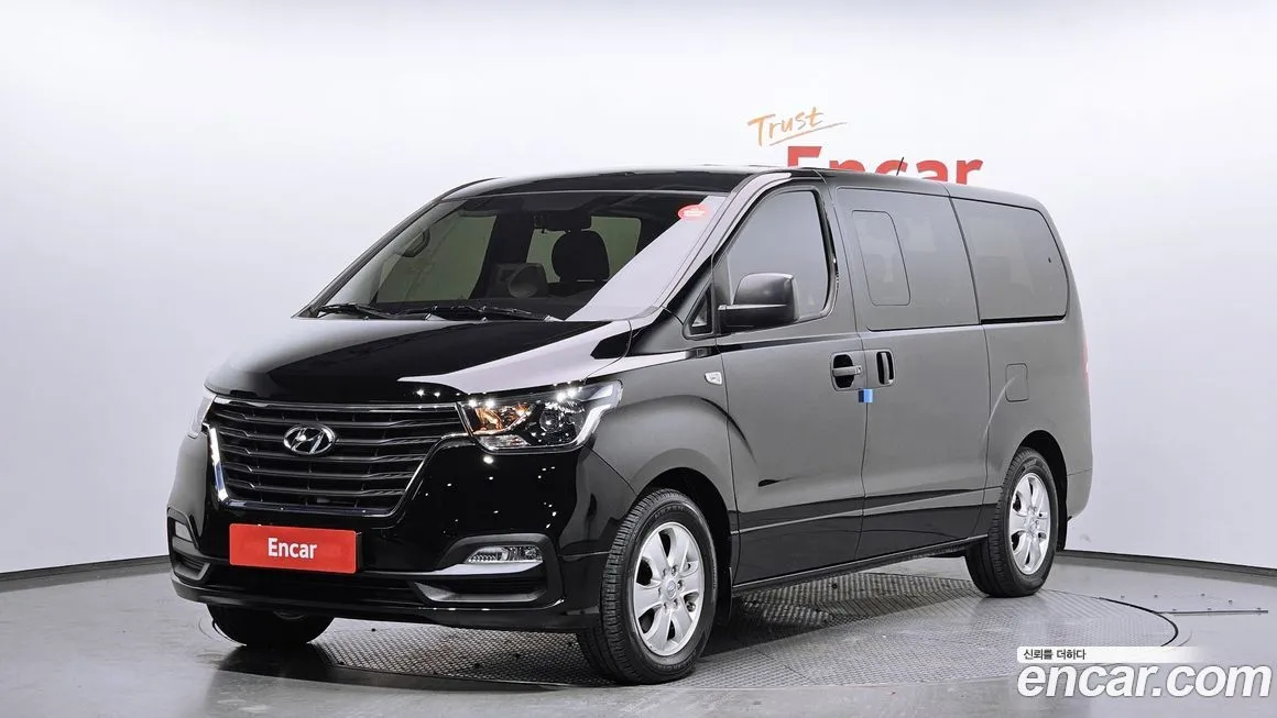 Hyundai Starex — фото 1