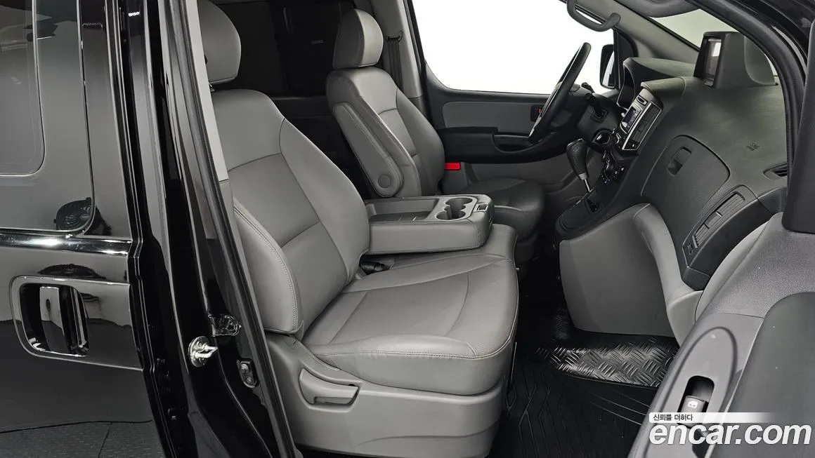 Hyundai Starex — фото 10
