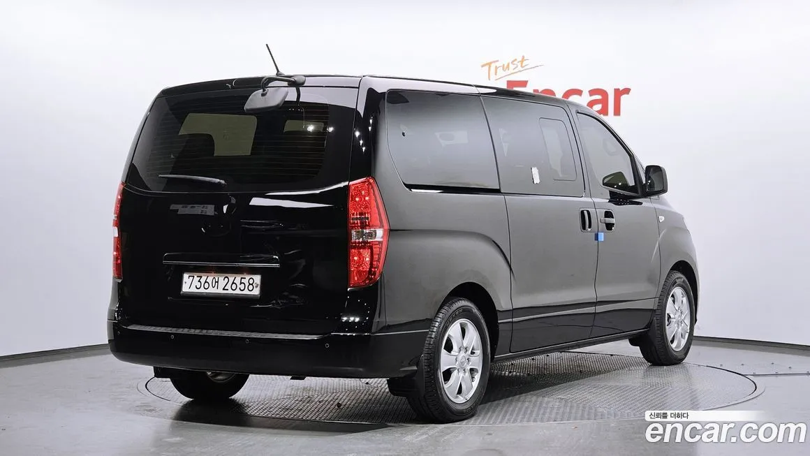 Hyundai Starex — фото 2