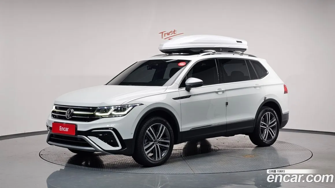 Volkswagen Tiguan — фото 1