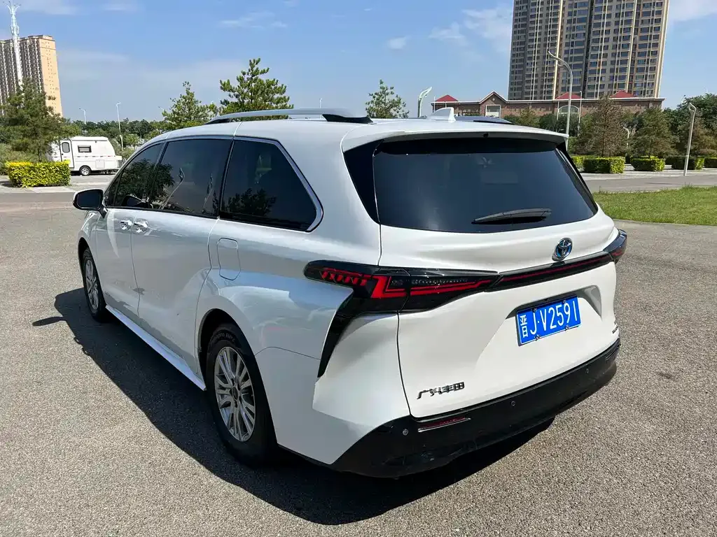 Toyota Sienna 2022 из CN, фото 5