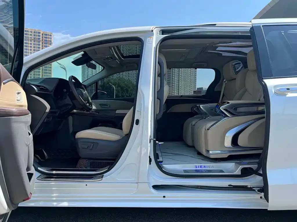 Toyota Sienna 2022 из CN, фото 8
