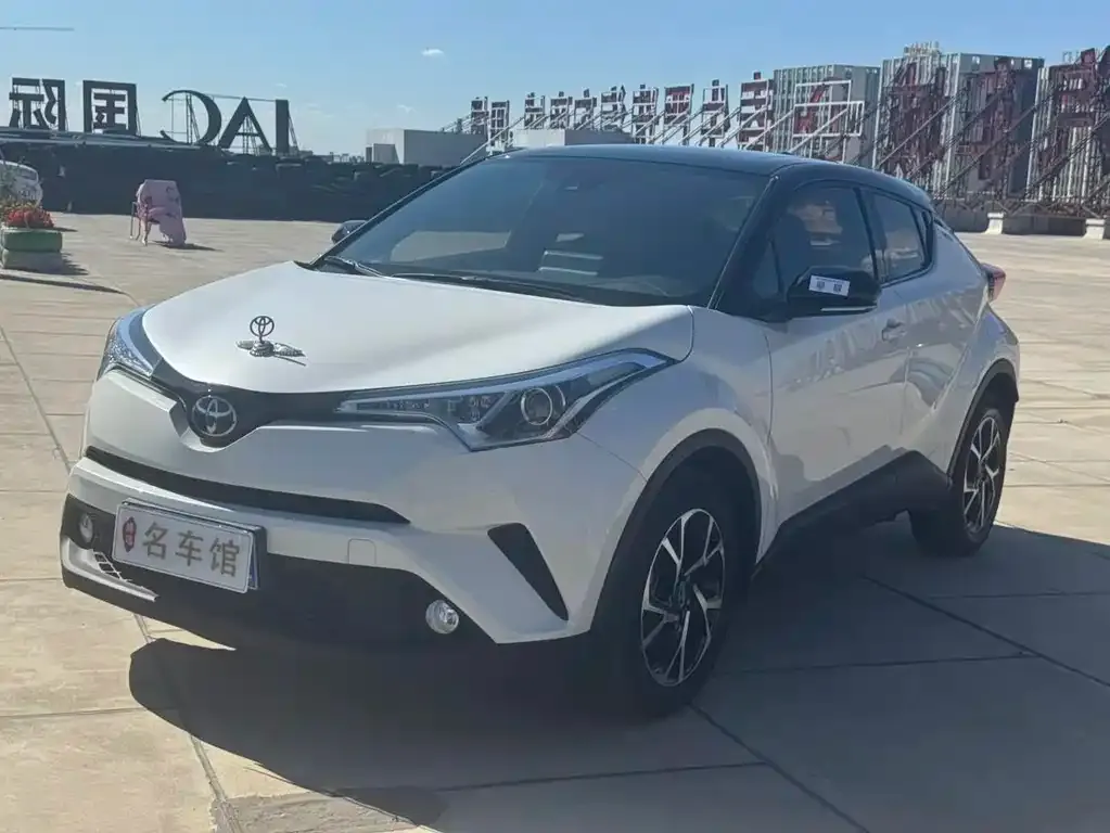 Toyota C-HR — фото 1