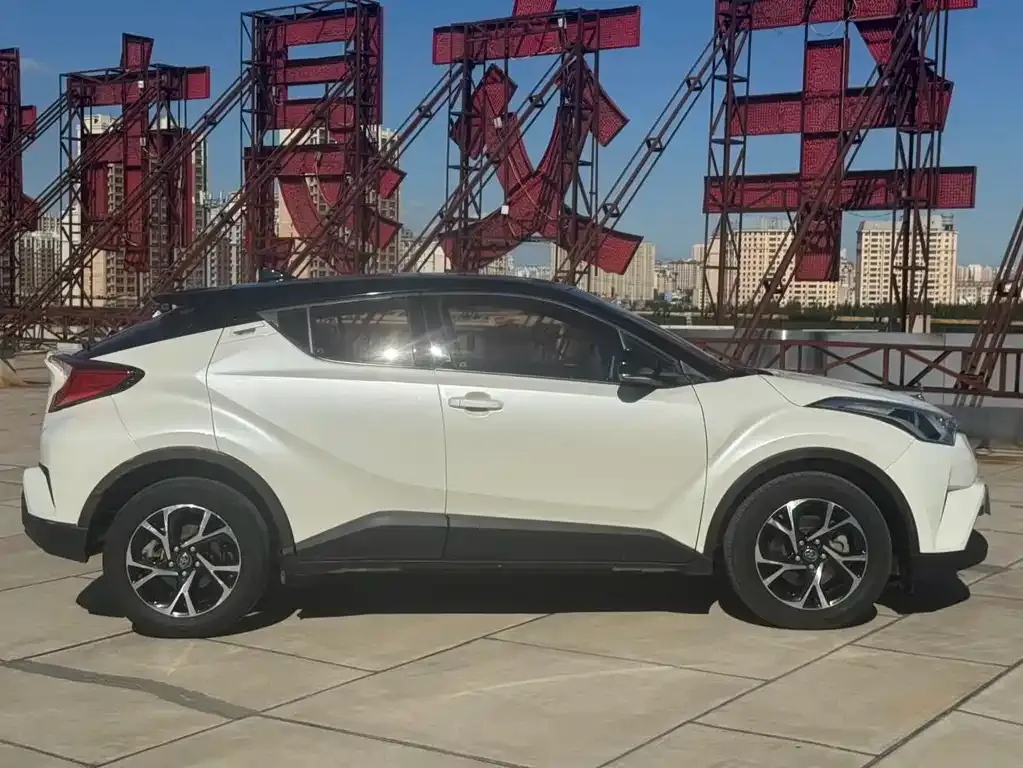 Toyota C-HR — фото 4