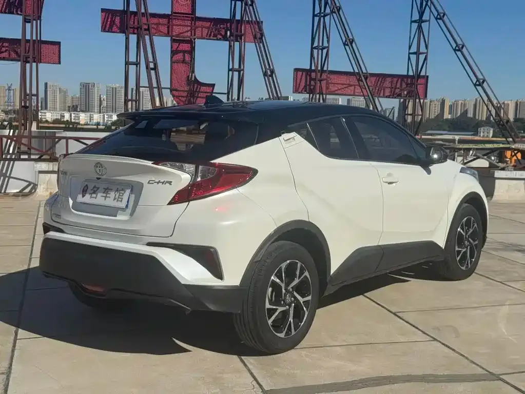 Toyota C-HR — фото 5